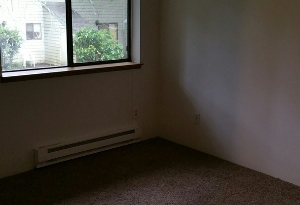 2 beds, 1.5 baths, 925 sqft, $1,775, Unit G-106
