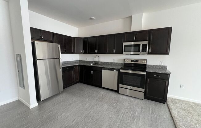 1 bed, 1 bath, 738 sqft, $1,175, Unit 534