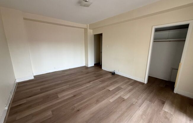 2 beds, 2 baths, 1,772 sqft, $2,200, Unit Old King Edward 61