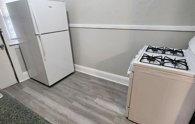 1 bed, 1 bath, $850, Unit Unit 2