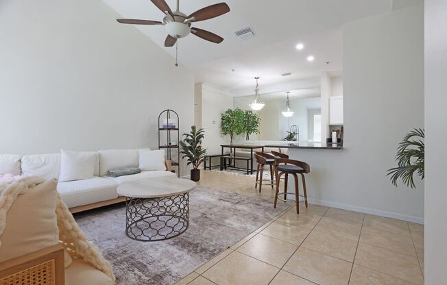 3 beds, 2 baths, $2,150, Unit Apt 711