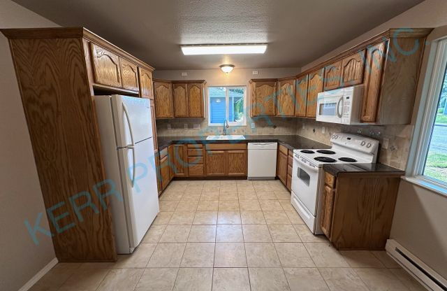 3142 NE 16 ST