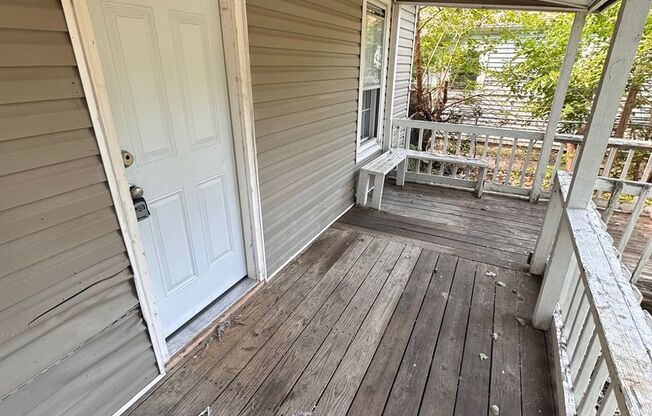 $750 - 2 bedroom/ 1 bathroom - Small and cozy Single Family Home