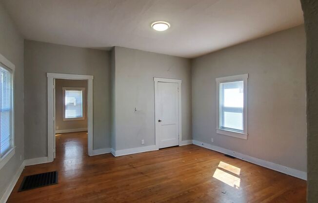 3 beds, 1 bath, $1,100