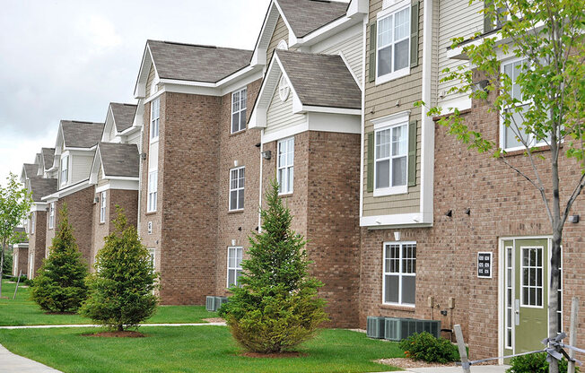 Apartment Exterior at Towne Lakes Apartments, Grand Chute, 54913