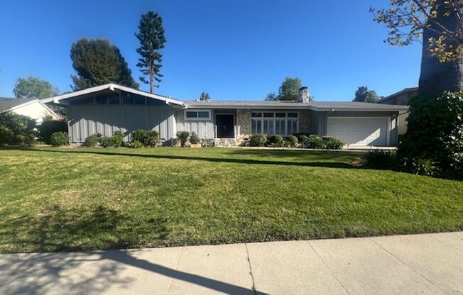 Beautiful One Level, 3 Bedroom, 3 Bathroom Tarzana Pool Home for Lease!