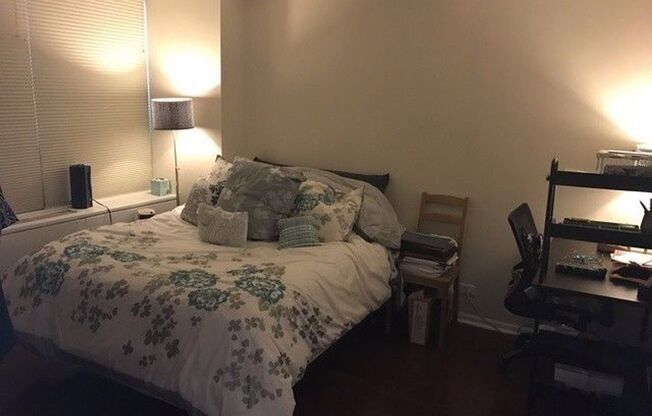 STREETERVILLE'S 1bed/1bath Available