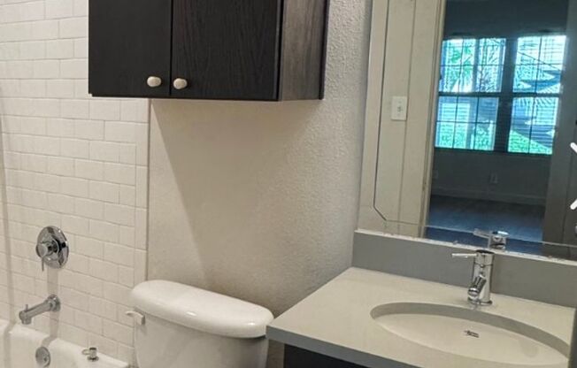 1 bed, 1 bath, 650 sqft, $1,389, Unit SUX-111