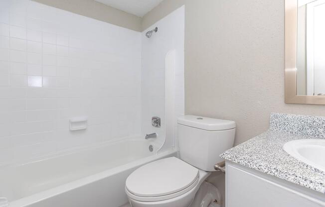 2 beds, 1 bath, 812 sqft, $1,289