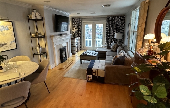 270 BUNKER HL ST