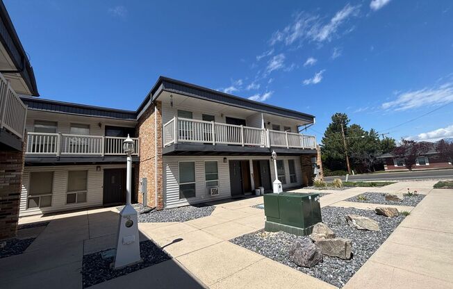 2 beds, 1.5 baths, $1,145, Unit UNIT 04
