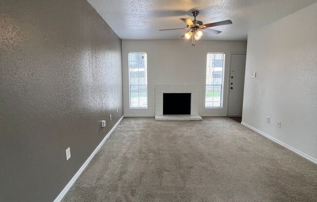 1 bed, 1.5 baths, 776 sqft, $975, Unit 24-1104