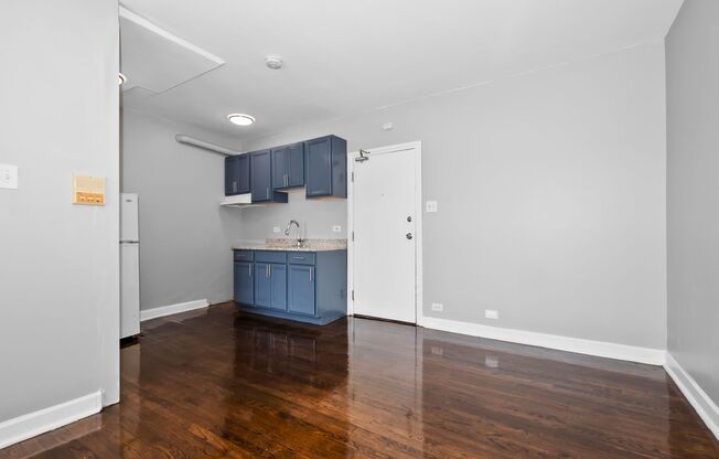 Studio, 1 bath, 275 sqft, $1,095, Unit 4344 - 208