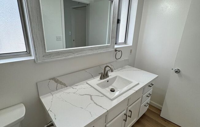 1 bed, 1 bath, $2,400, Unit 117