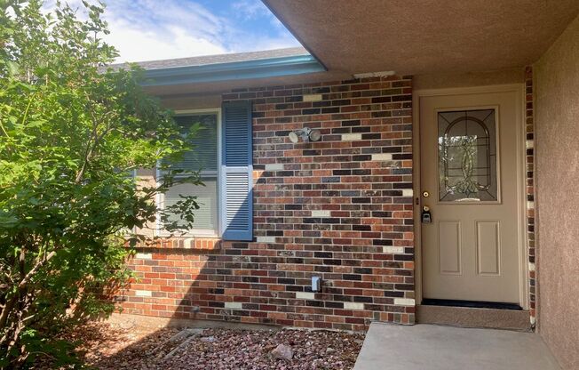 4 Bed 3 Bath w/AC in District 20!