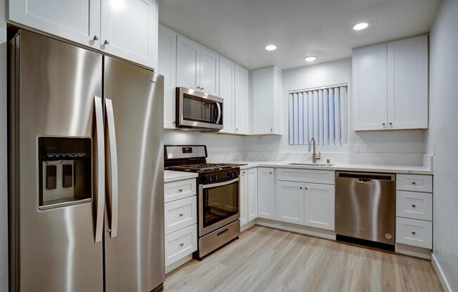 1064 N ESCONDIDO BLVD