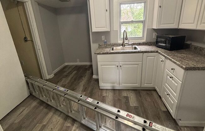 4bd Single Cash Pay near lake