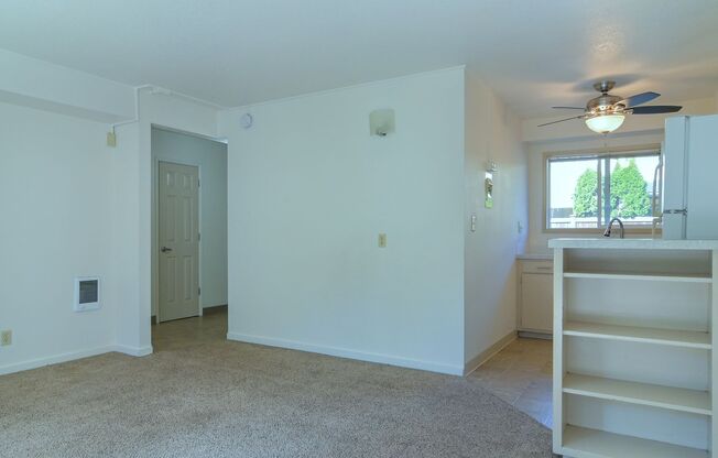 2 beds, 1 bath, $1,550, Unit 1