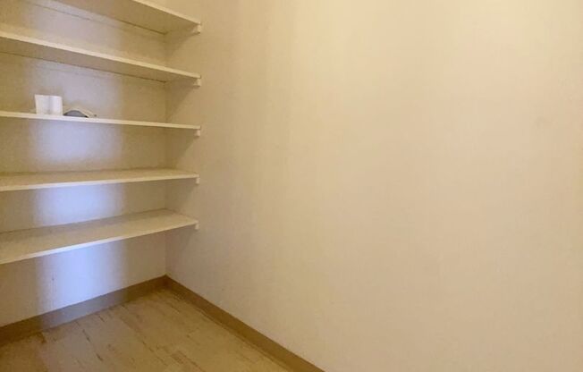 2 beds, 2 baths, $3,500, Unit # 1212