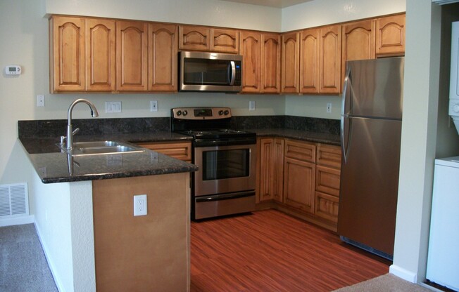 2 beds, 2 baths, 900 sqft, $2,025, Unit 136