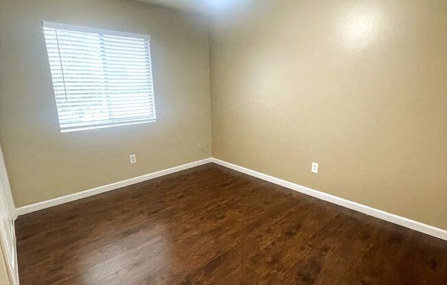 2 beds, 1 bath, $1,195, Unit 811 Taylor Street #8