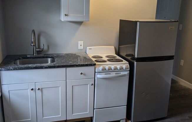 Studio, 1 bath, $1,200, Unit 2C