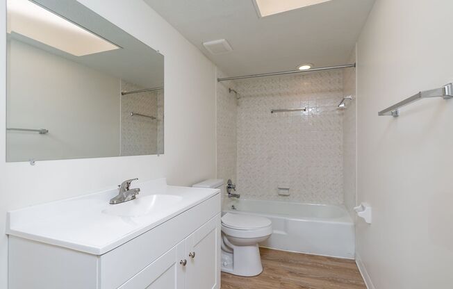 3 beds, 2 baths, 1,367 sqft, $2,000, Unit B10