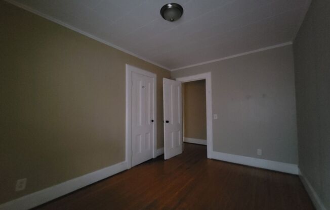 2 beds, 1 bath, $1,250, Unit UP