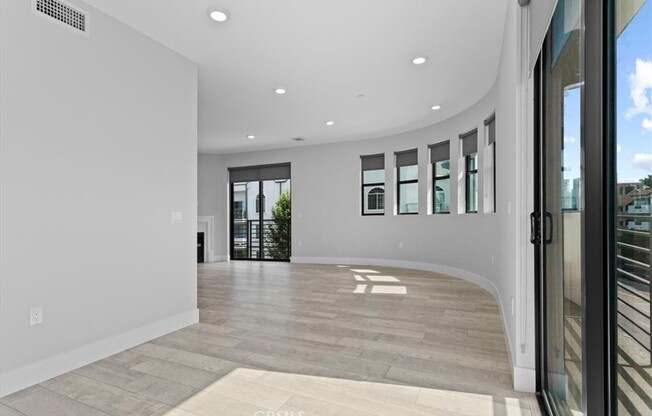 4383 SEPULVEDA BLVD