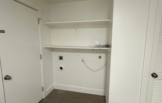 2 beds, 1 bath, $1,300