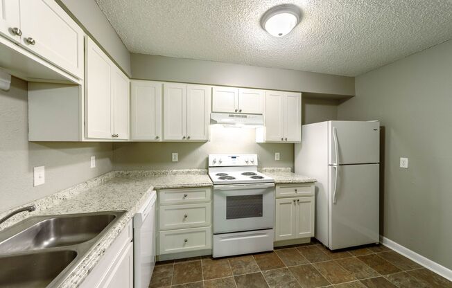 2 beds, 1 bath, 812 sqft, $925, Unit L-6