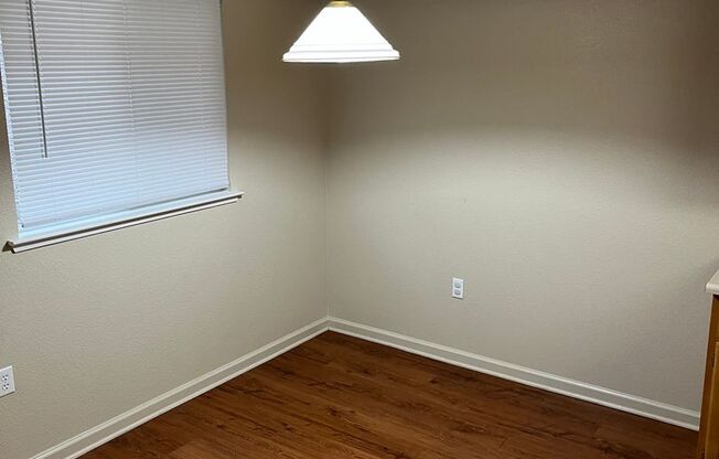 2 beds, 1 bath, 848 sqft, $1,900, Unit 1703