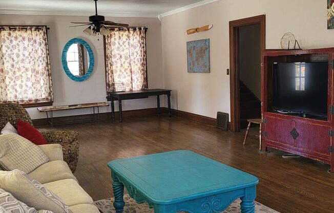 4 beds, 2.5 baths, $1,900
