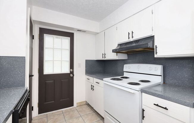 1 bed, 1 bath, 720 sqft, $1,095, Unit UNIT 12
