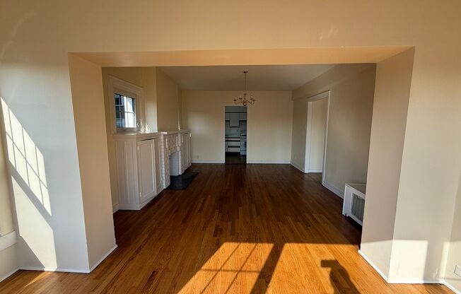 1 bed, 1 bath, 572 sqft, $1,510, Unit Old King Edward 46