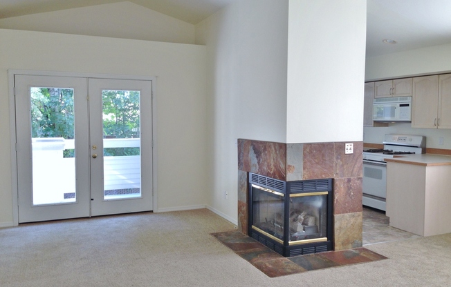 Bright and Spacious Bothell Condo Overlooking Greenbelt!