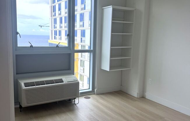 3 beds, 2 baths, $4,500, Unit # 3909