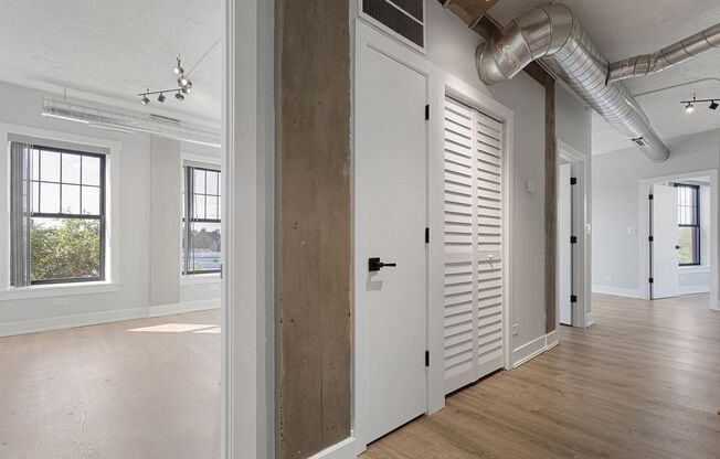 3 beds, 1 bath, 724 sqft, $2,700, Unit 514