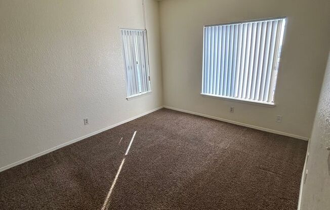 2 beds, 1 bath, 861 sqft, $970, Unit 56