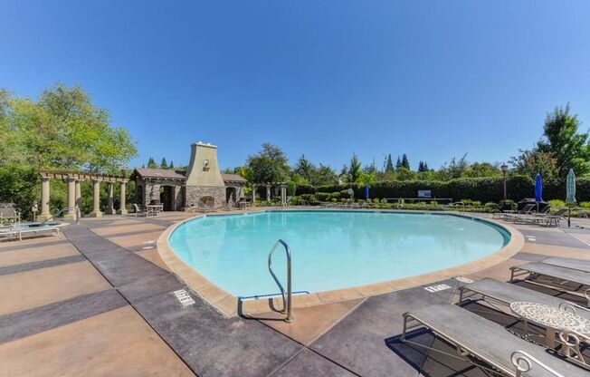 2 beds, 2 baths, $2,295, Unit # 326