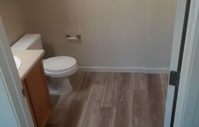 3 beds, 2 baths, 1,076 sqft, $2,200, Unit 2004