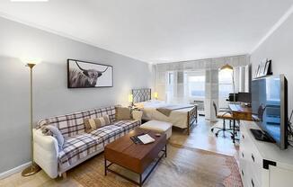 153 E 57 ST