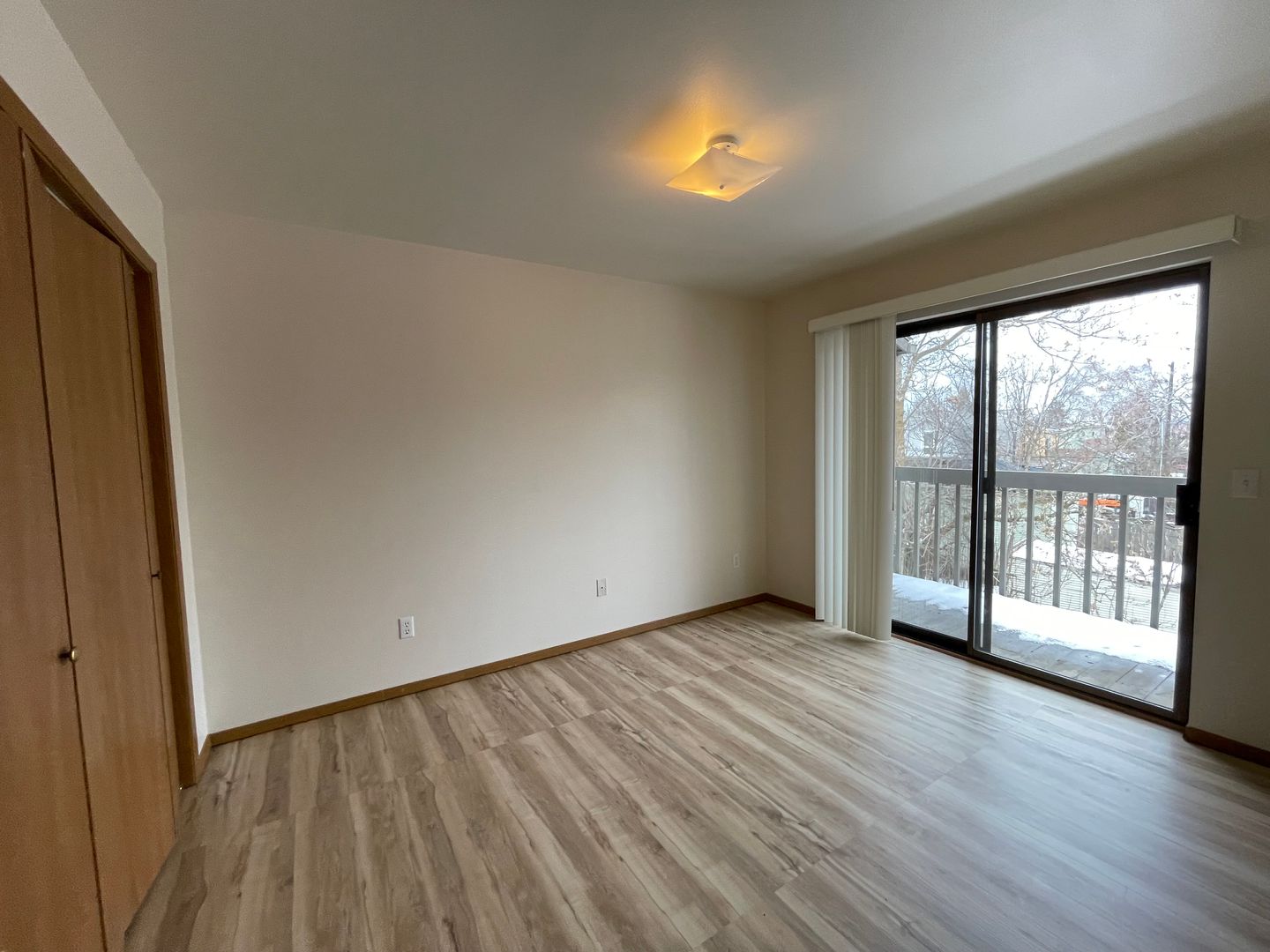 1111 E 8th