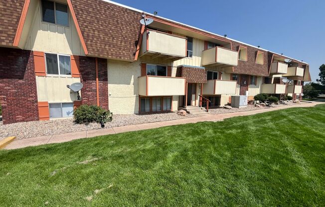 Charming One-Bedroom Condo with Southern Exposure and Prime Location!