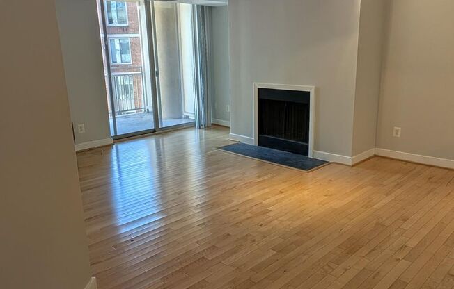 1 bed, 1 bath, $2,295, Unit APARTMENT #S 1114