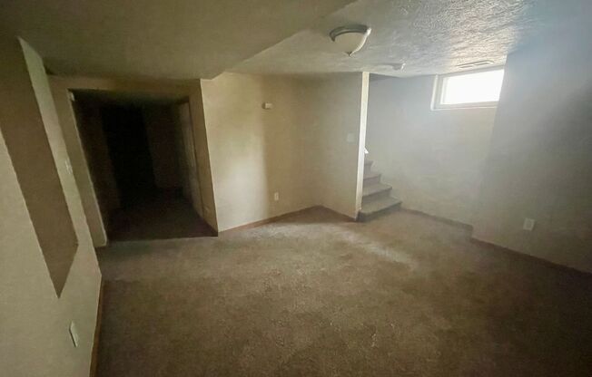 2 beds, 1 bath, 1,470 sqft, $1,330, Unit 2