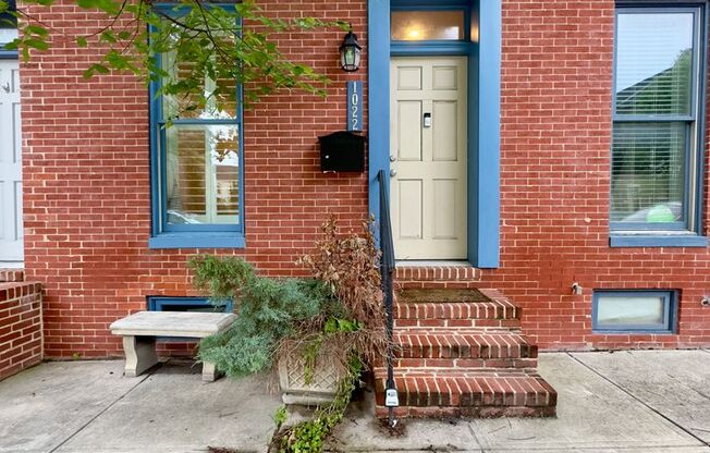 Charming 3 Bed/3 Bath Townhome in Middle East  Baltimore!