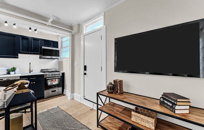 1 bed, 1 bath, 2 sqft, $1,395, Unit A3