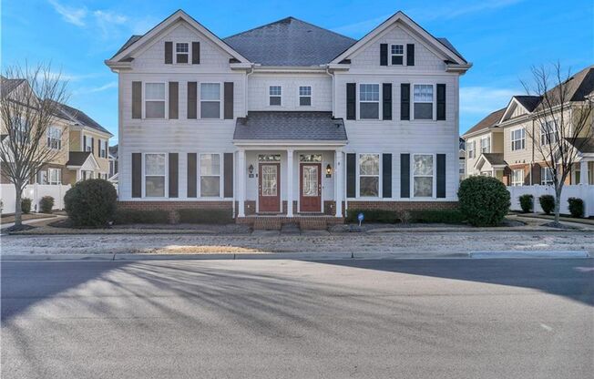 Spacious 2-Bed Condo in Culpepper Landing w/ Bonus Room & Amenities!