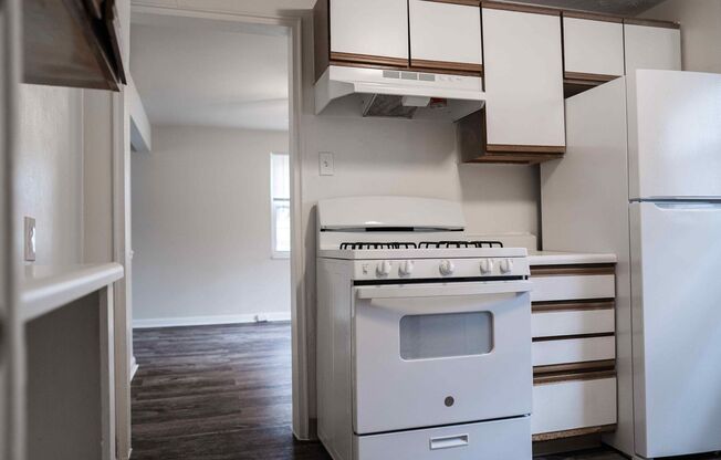 2 beds, 1 bath, 995 sqft, $1,299, Unit I136